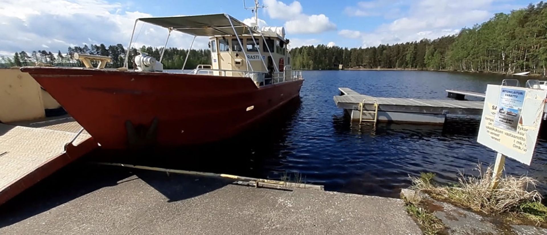Lautta rannassa