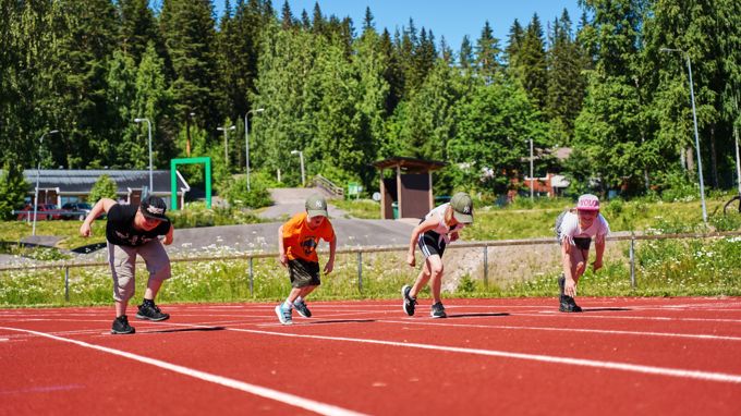 children starting a running competition