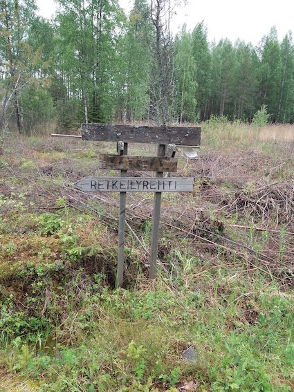 A sign on Mustakulkkula trail